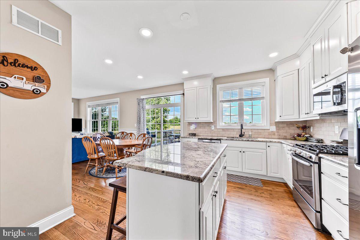 LONDONDERRY MEADOWS - Residential