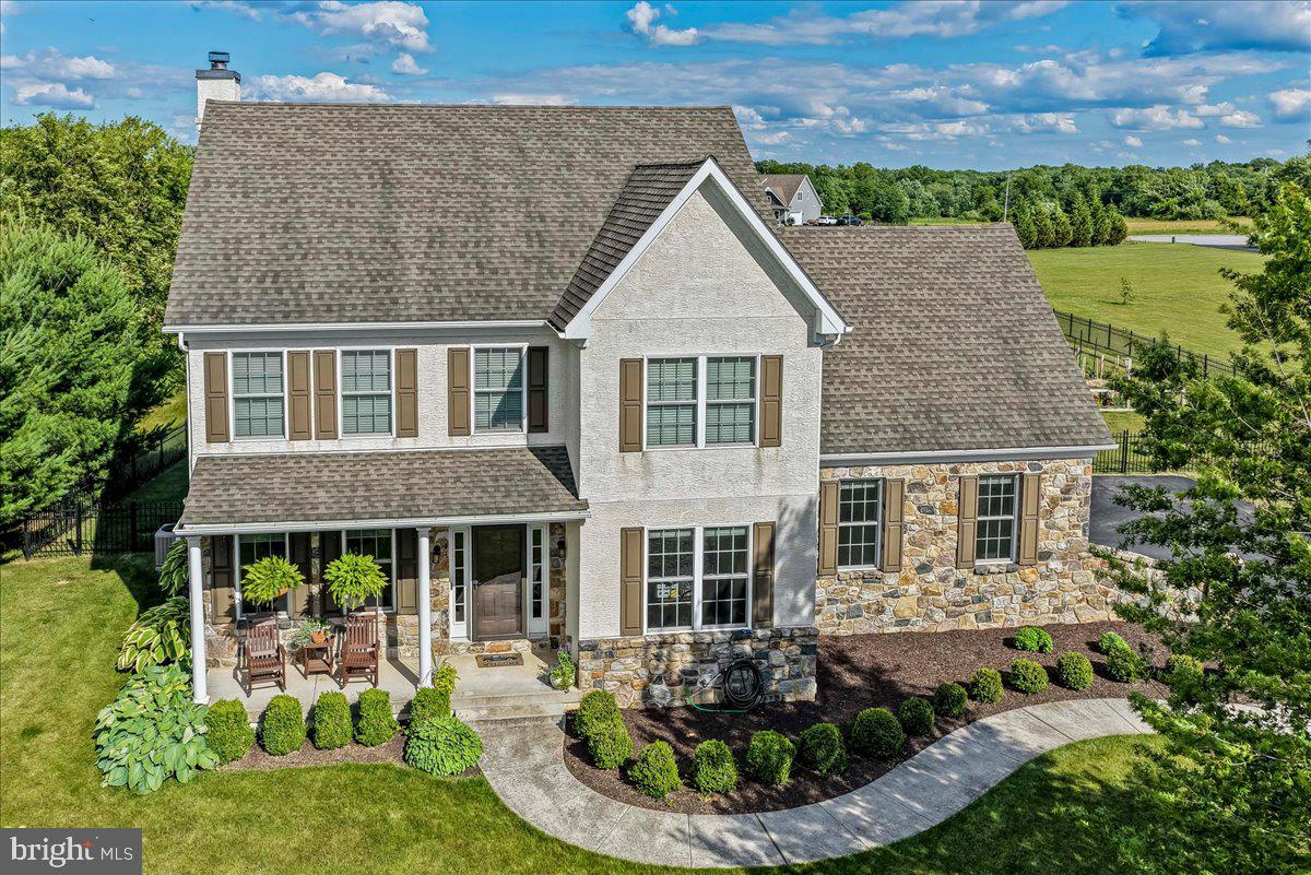 LONDONDERRY MEADOWS - Residential