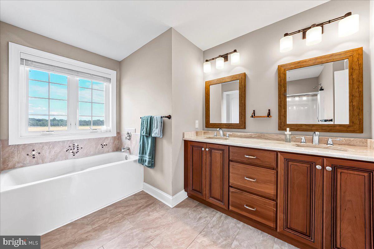 LONDONDERRY MEADOWS - Residential