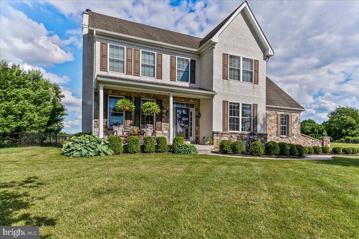 LONDONDERRY MEADOWS - Residential