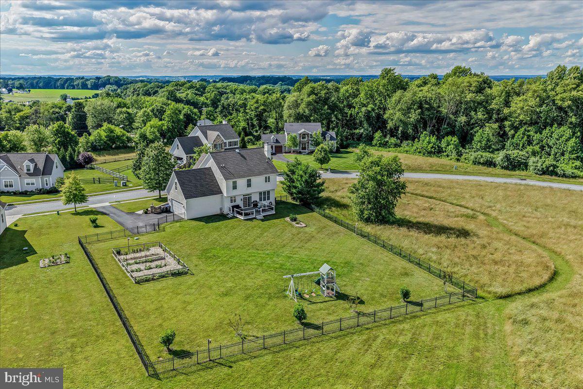 LONDONDERRY MEADOWS - Residential