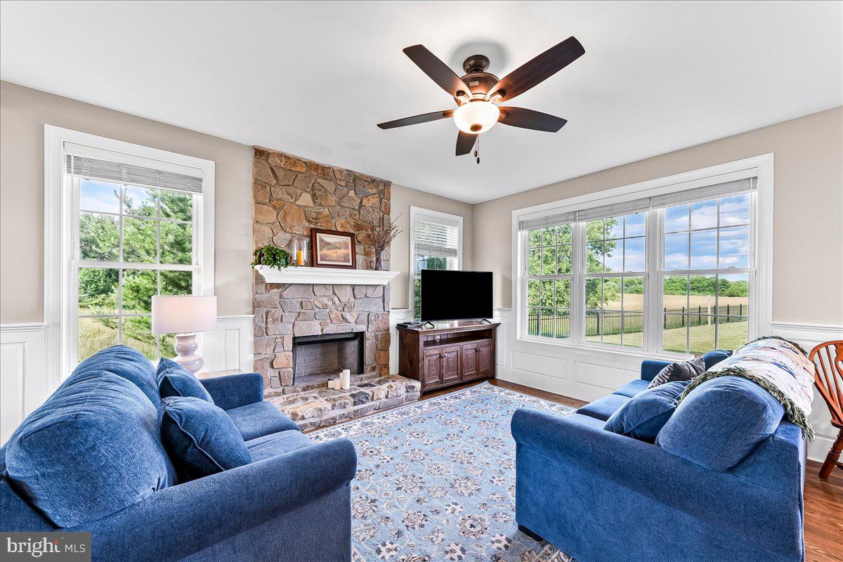 LONDONDERRY MEADOWS - Residential