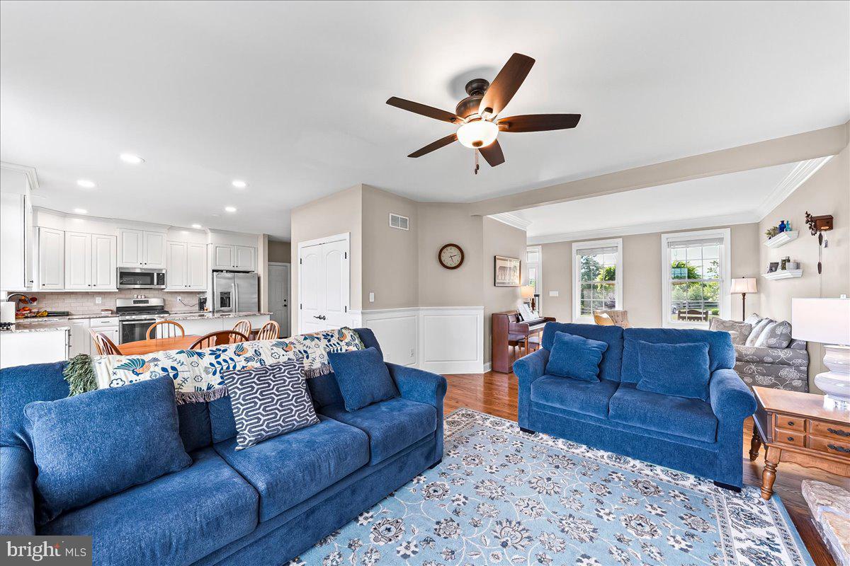 LONDONDERRY MEADOWS - Residential