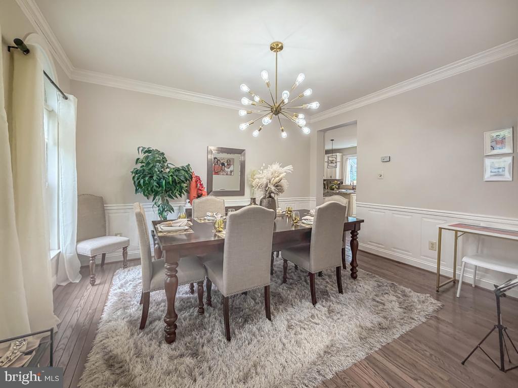 HOLLY MANOR - Residential