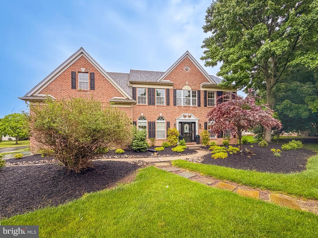 HOLLY MANOR - Residential