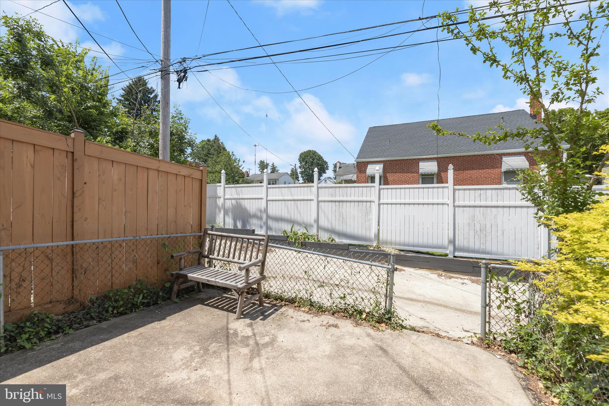 MEDFIELD - Residential