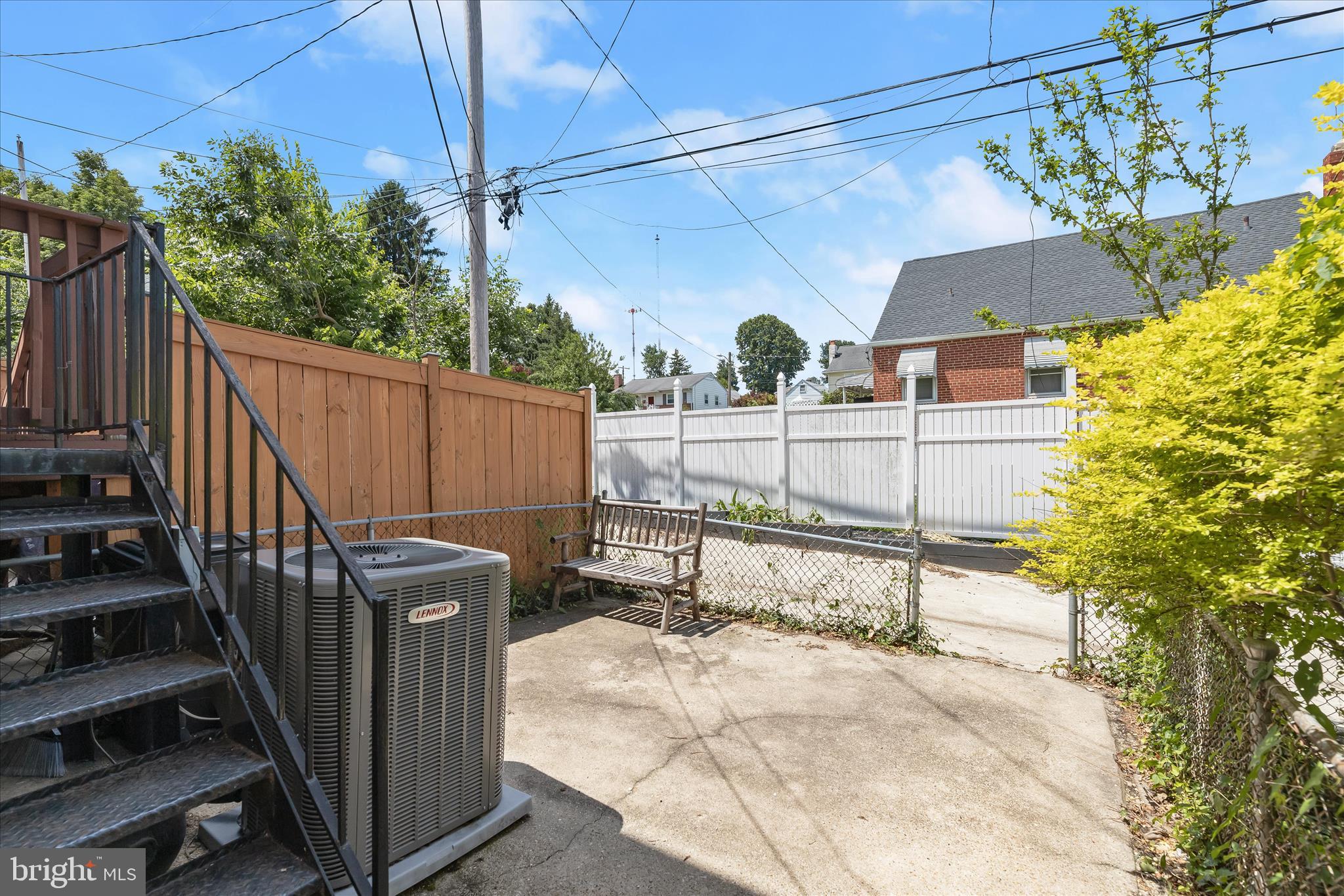 MEDFIELD - Residential