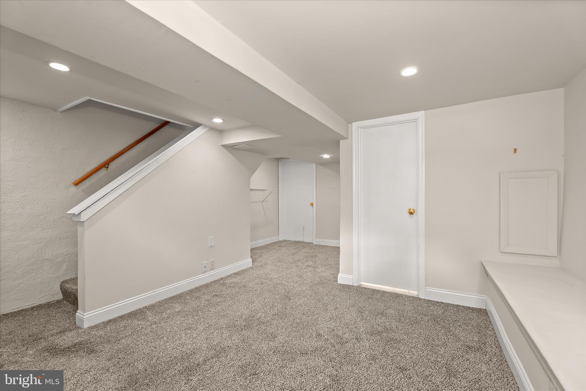MEDFIELD - Residential
