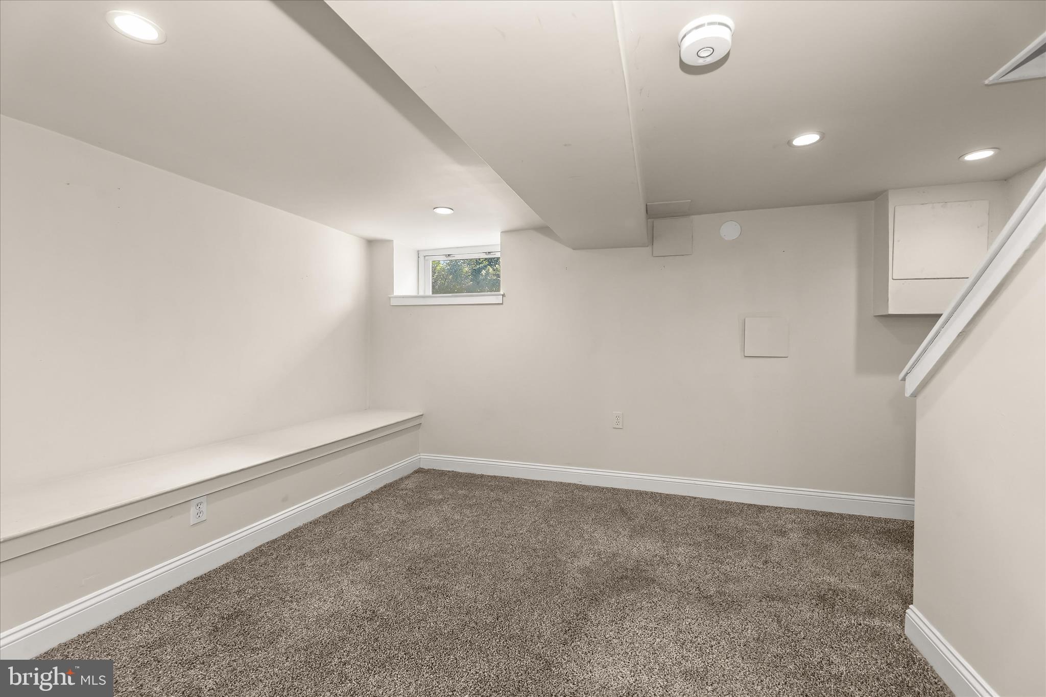 MEDFIELD - Residential