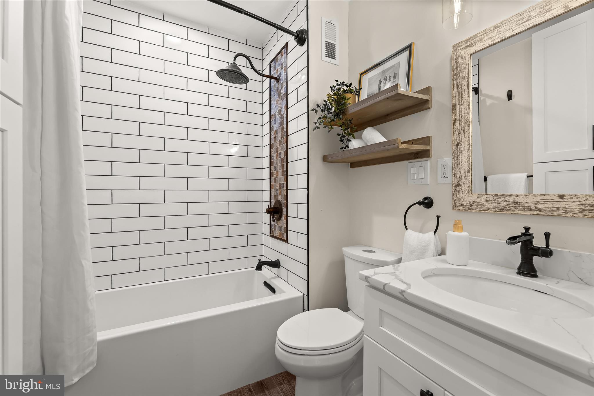 MEDFIELD - Residential