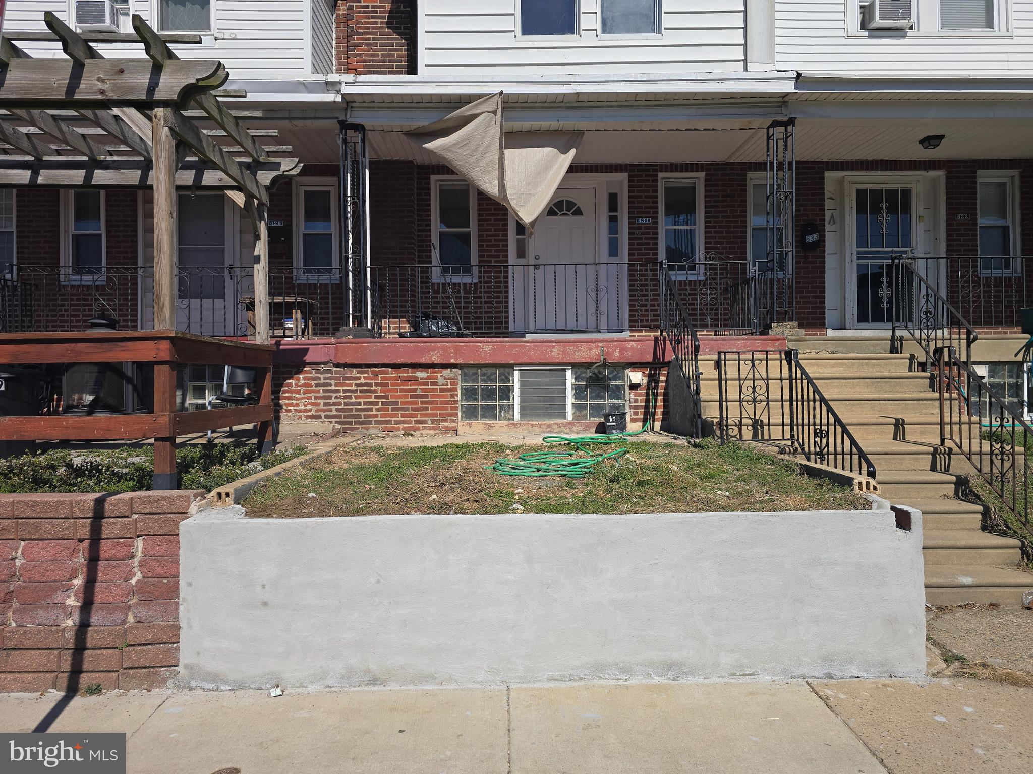 LAWNCREST - Residential