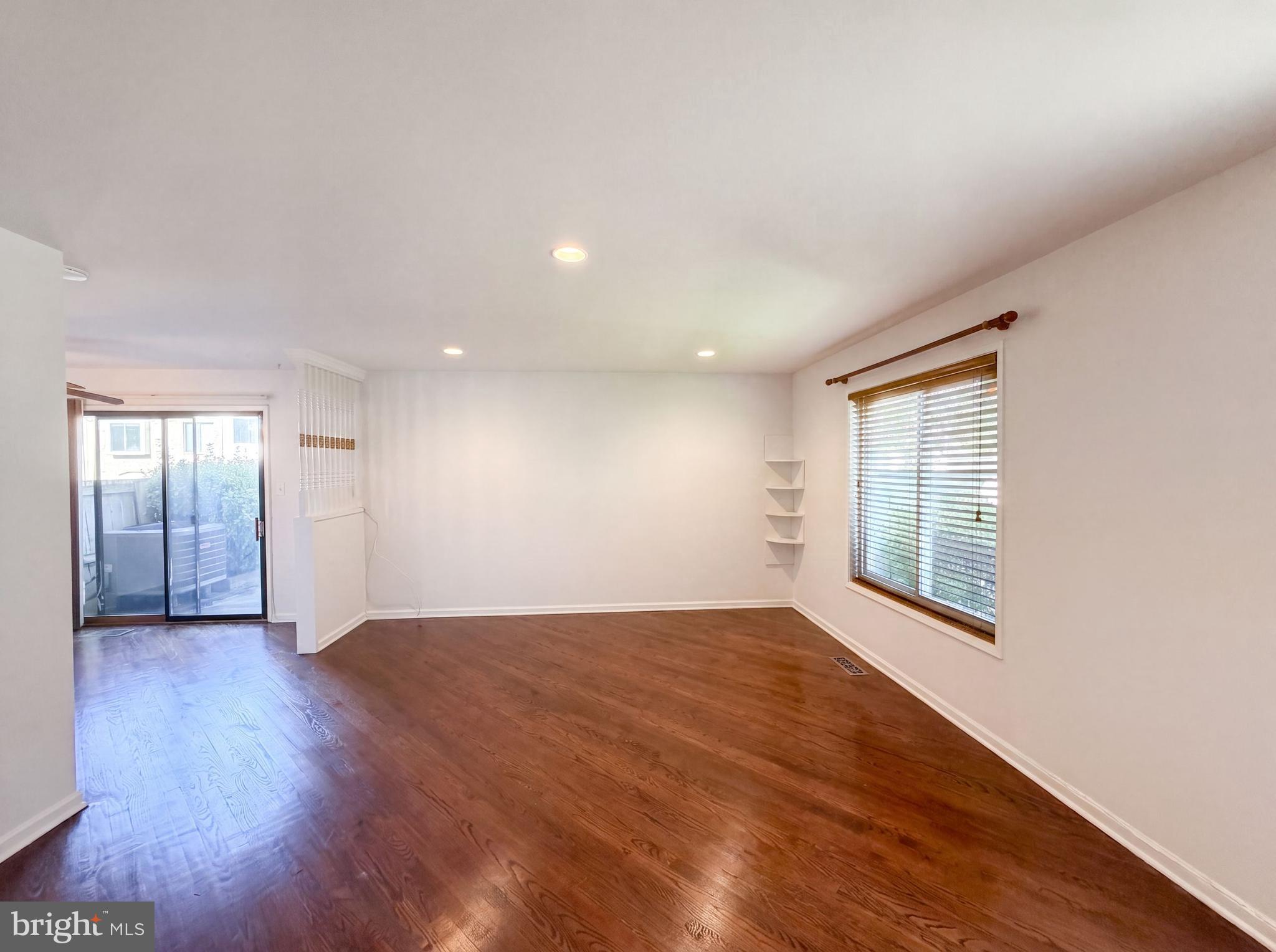 CLUBSIDE - Residential