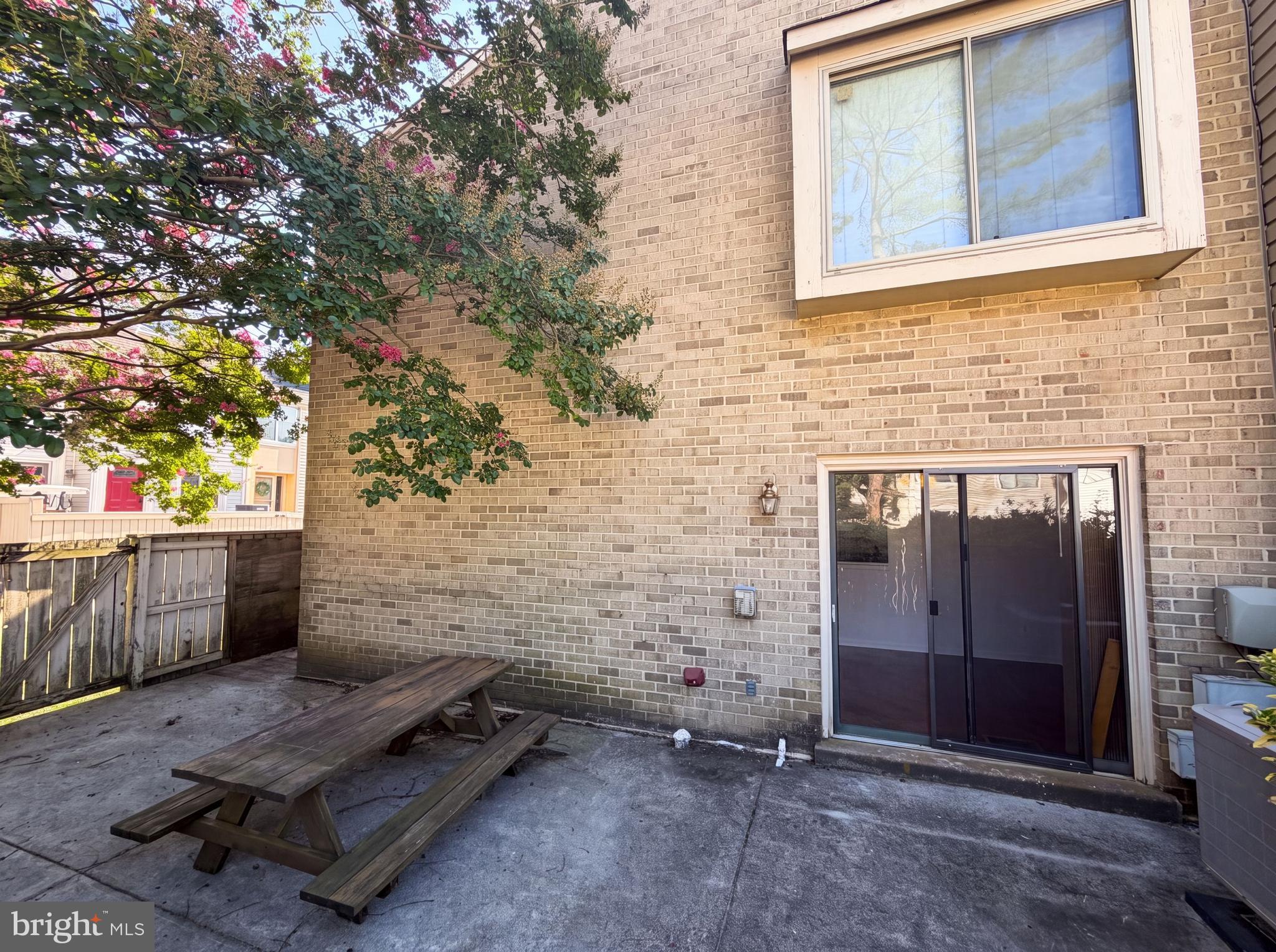 CLUBSIDE - Residential