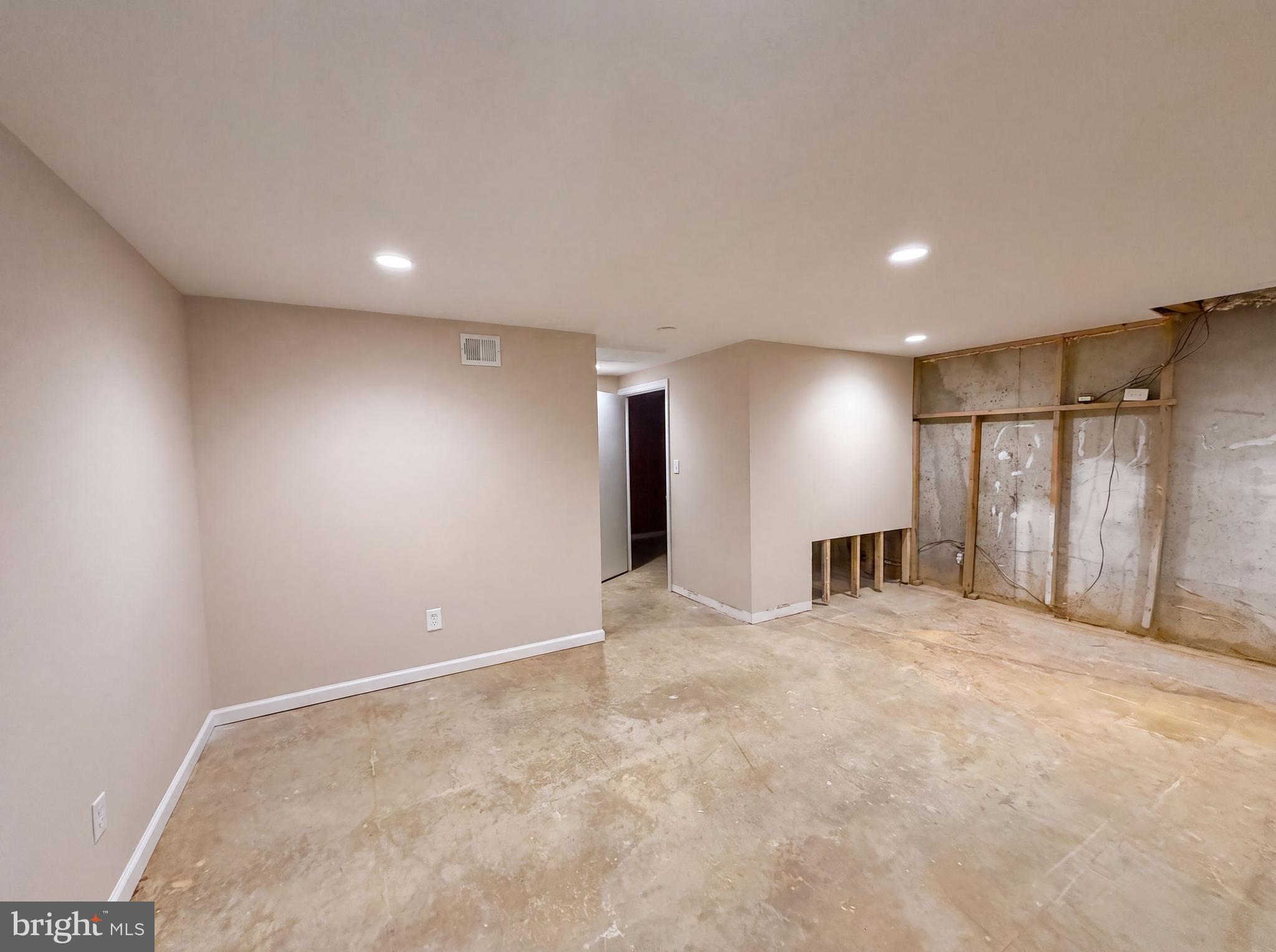 CLUBSIDE - Residential