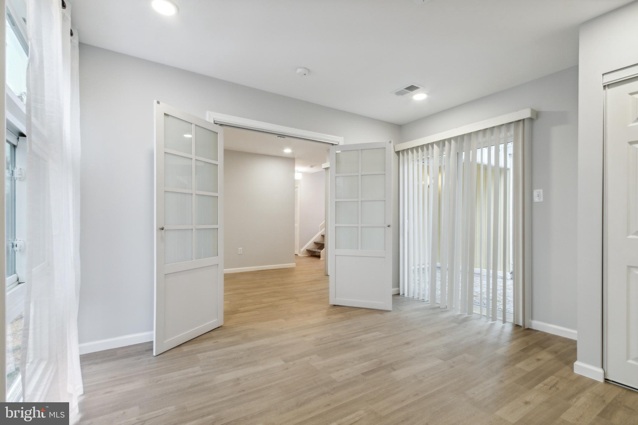 LAKE RIDGE - Residential