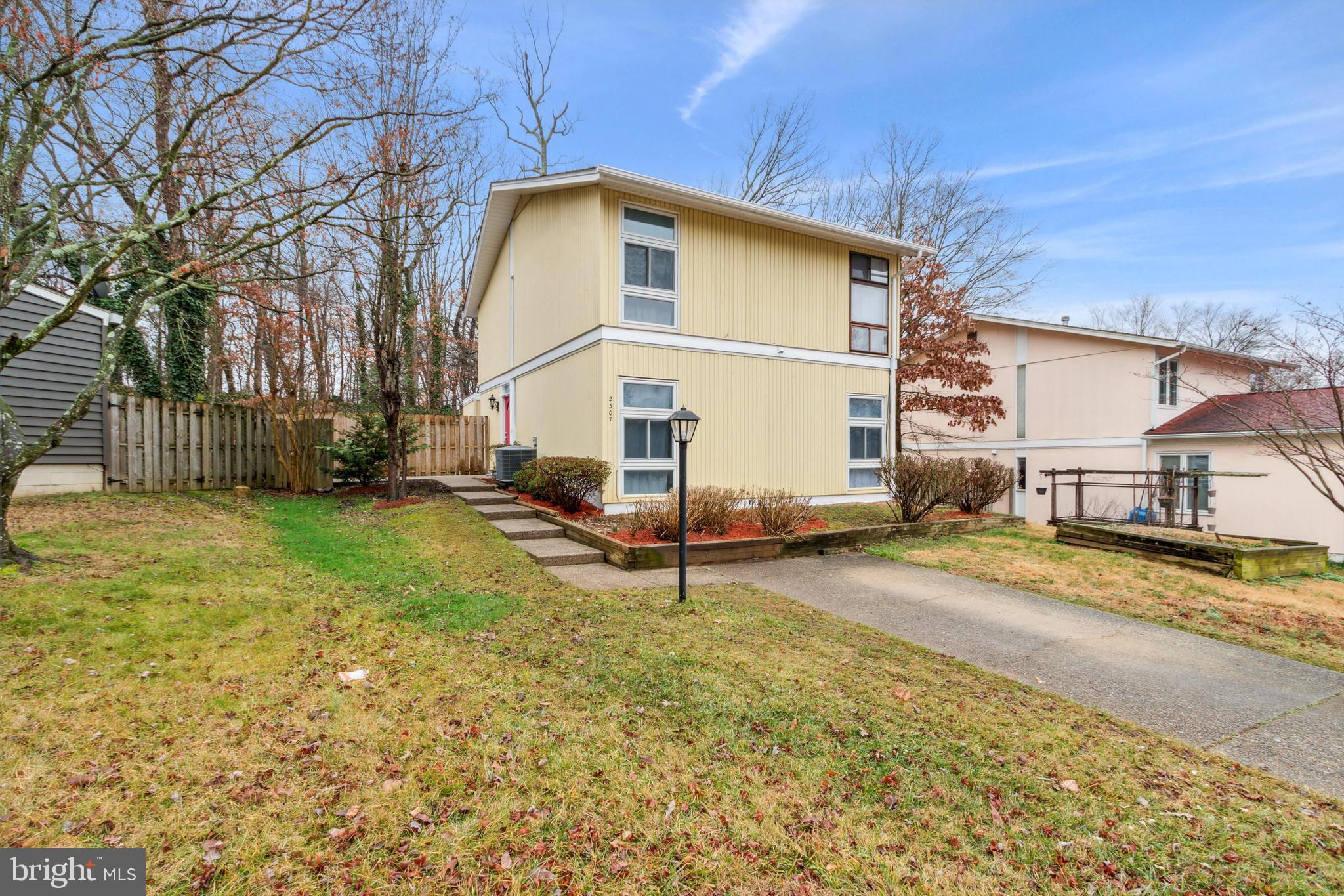 LAKE RIDGE - Residential