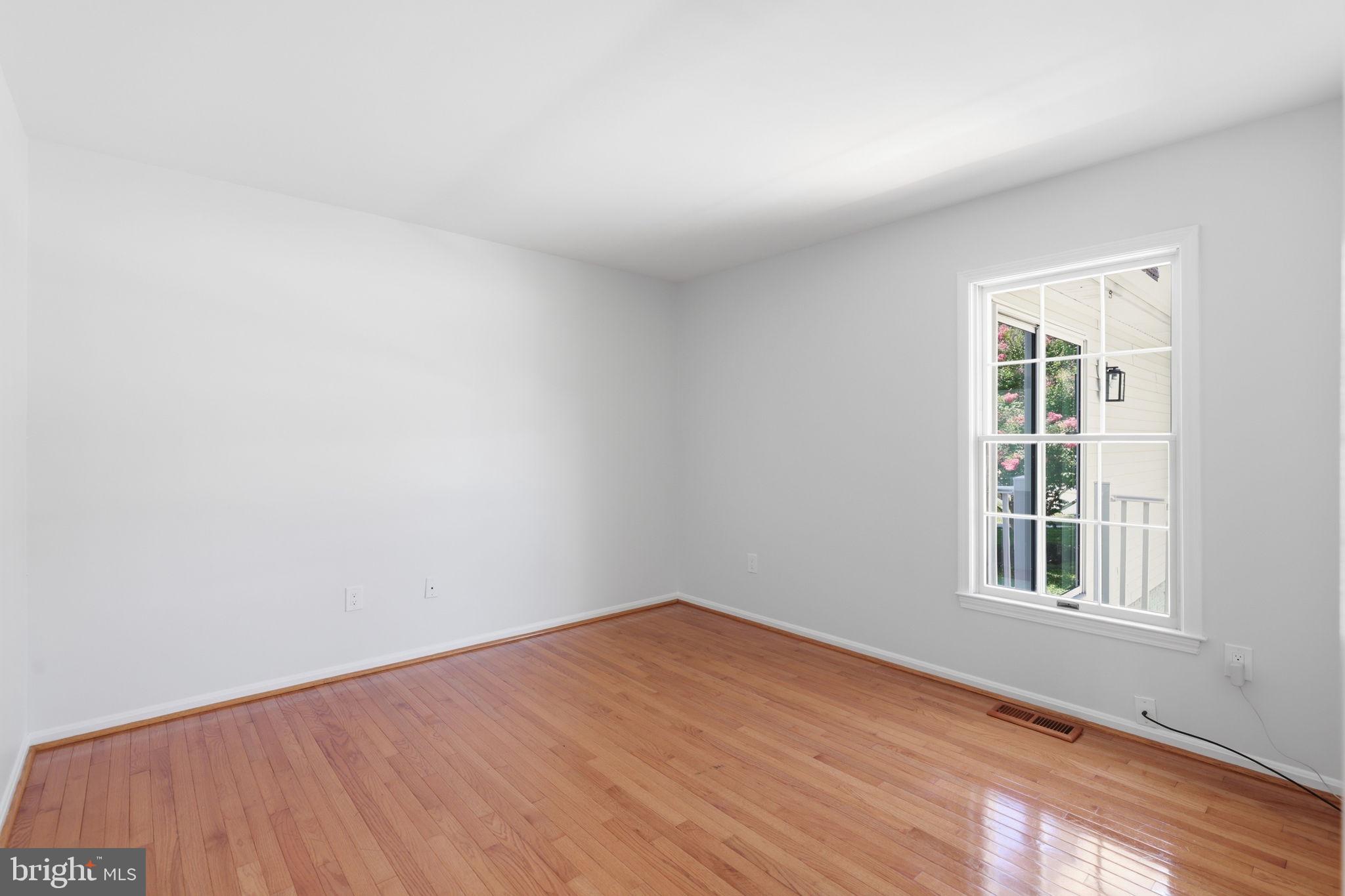 POOLESVILLE OUTSIDE - Residential