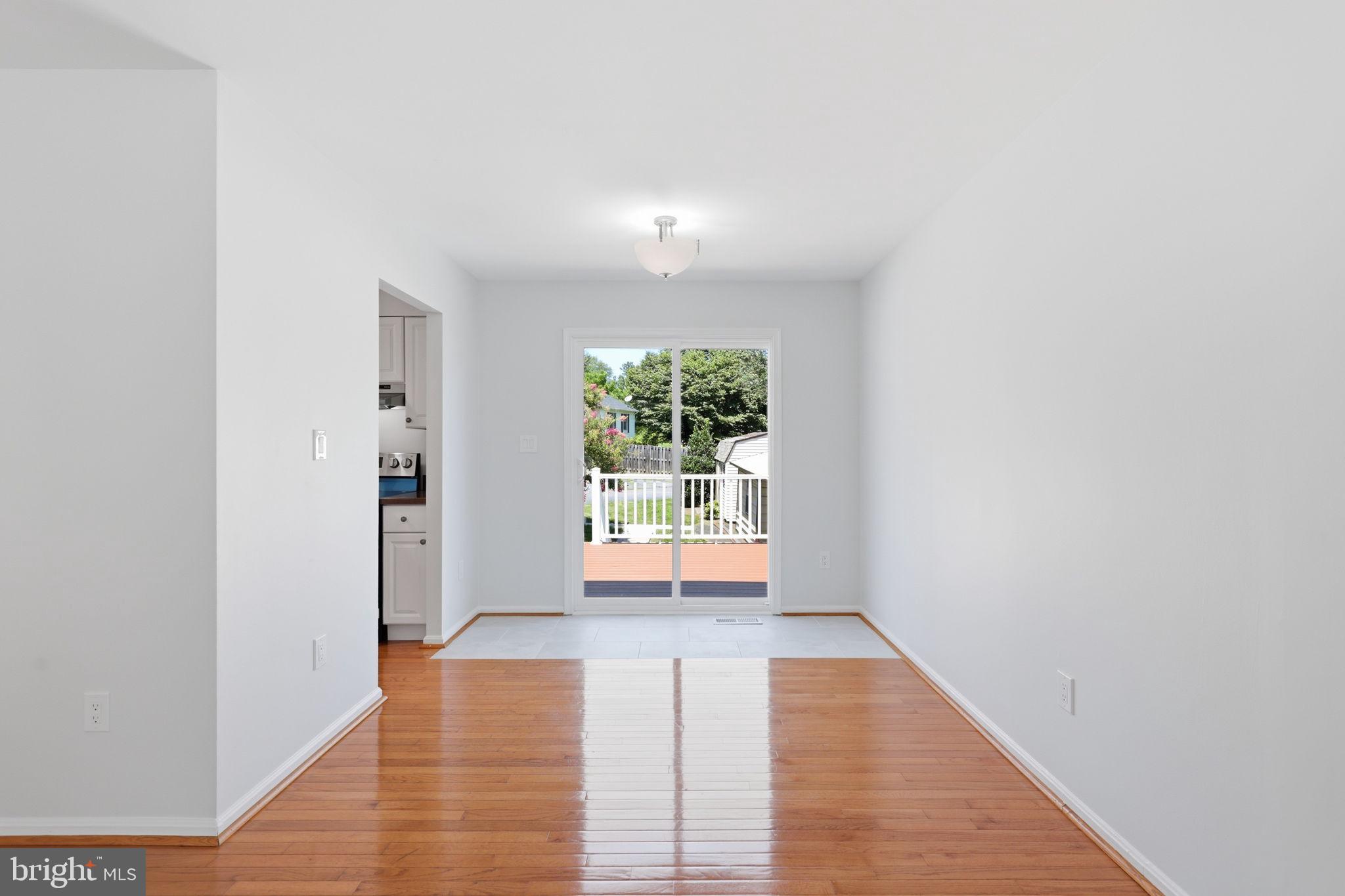 POOLESVILLE OUTSIDE - Residential