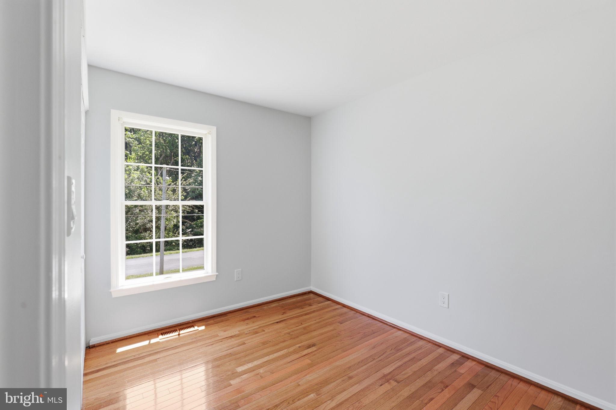 POOLESVILLE OUTSIDE - Residential
