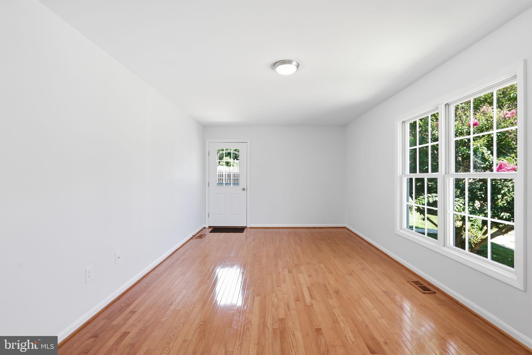 POOLESVILLE OUTSIDE - Residential