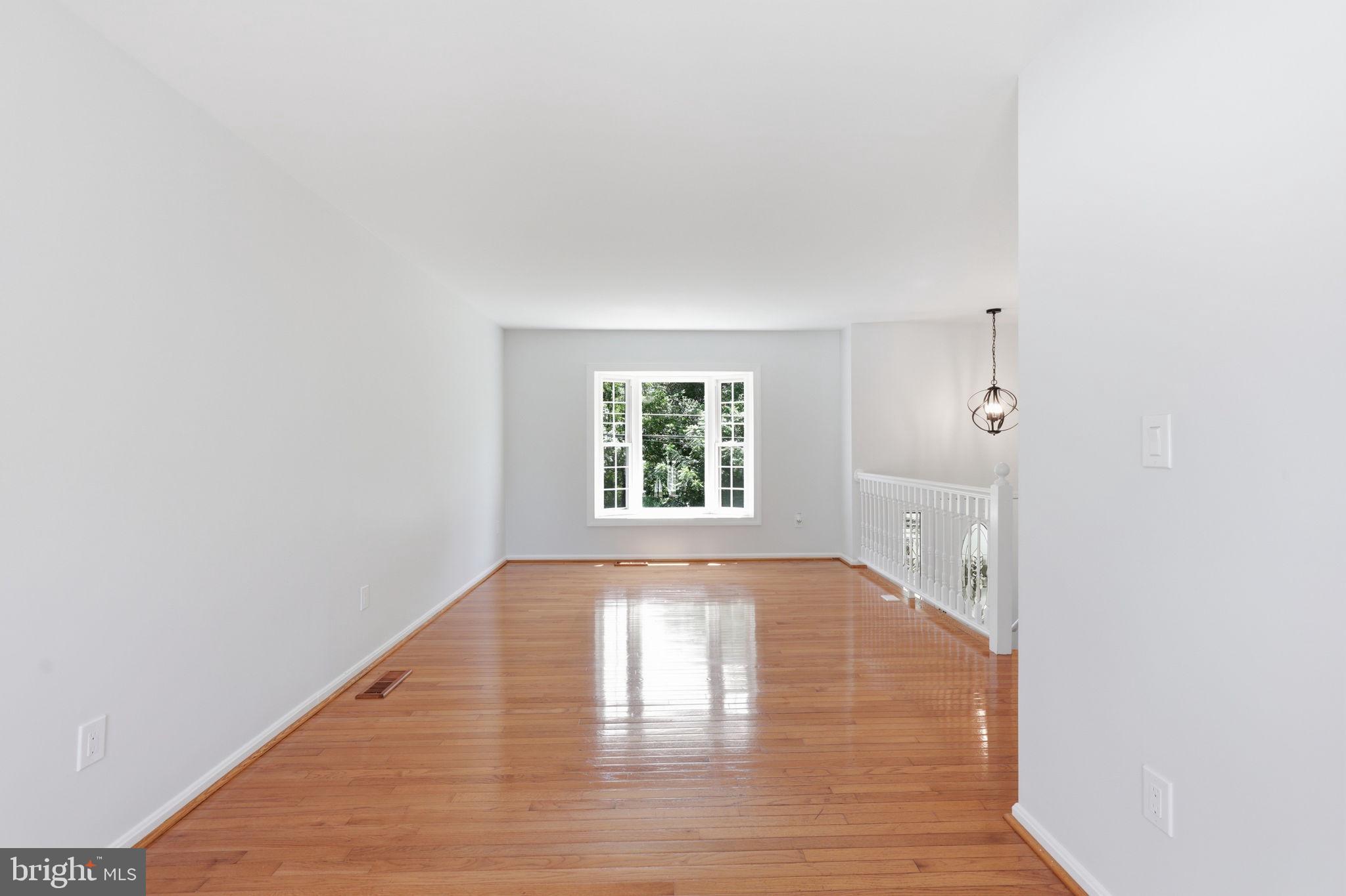 POOLESVILLE OUTSIDE - Residential