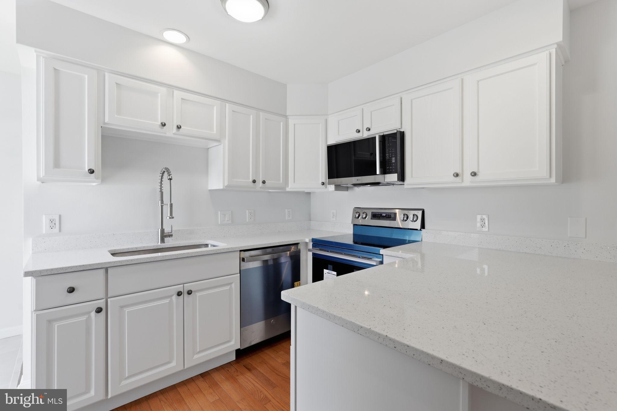 POOLESVILLE OUTSIDE - Residential