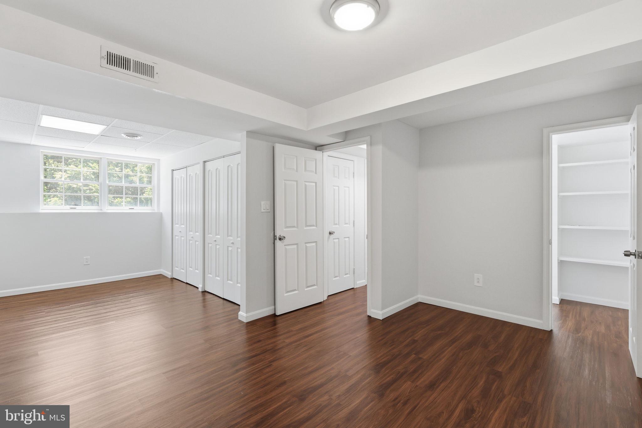 POOLESVILLE OUTSIDE - Residential