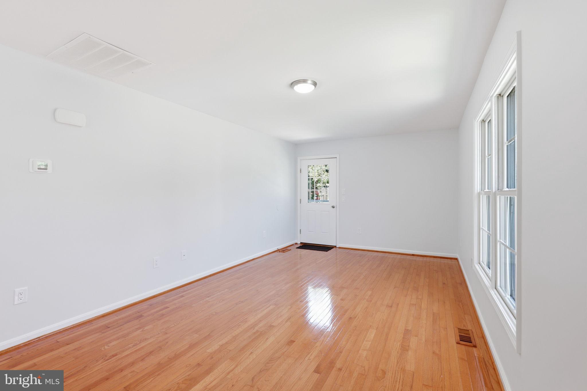 POOLESVILLE OUTSIDE - Residential