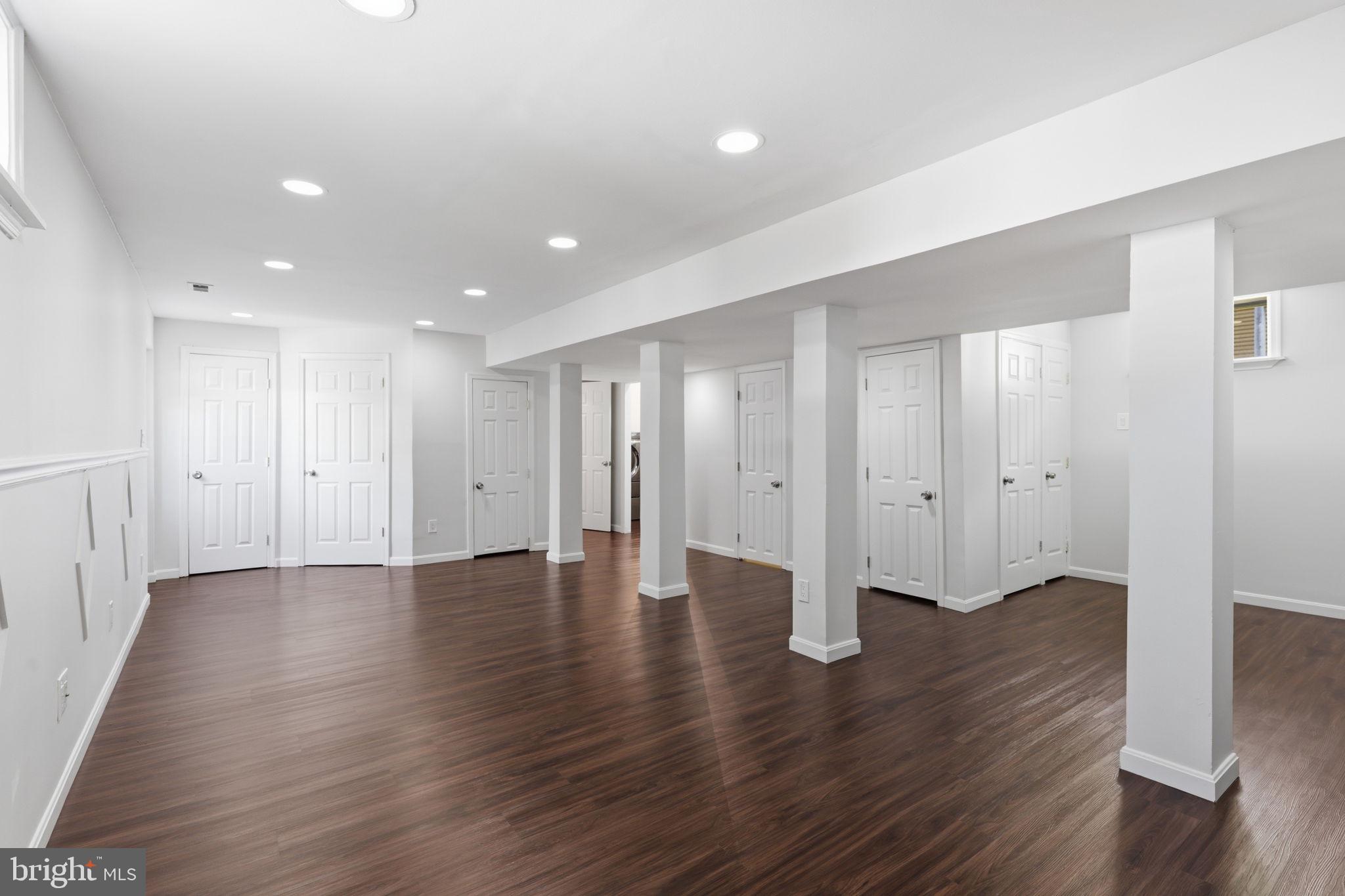 POOLESVILLE OUTSIDE - Residential