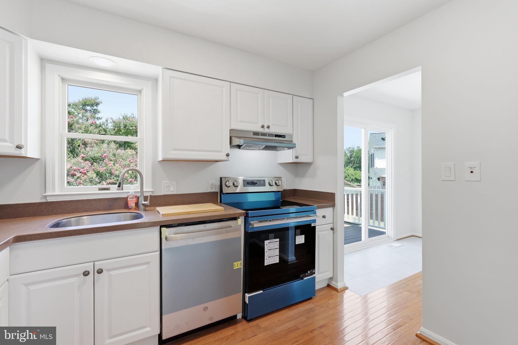 POOLESVILLE OUTSIDE - Residential