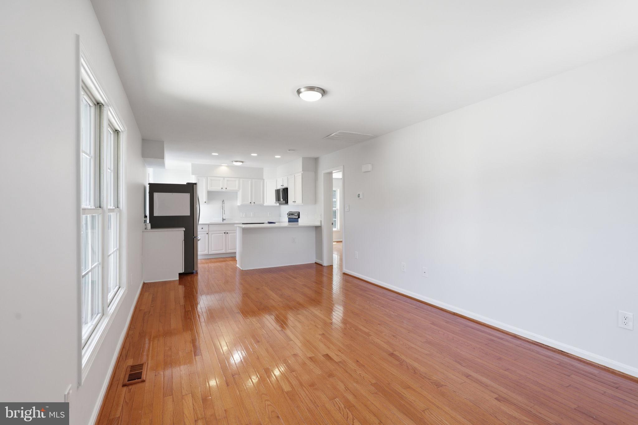 POOLESVILLE OUTSIDE - Residential