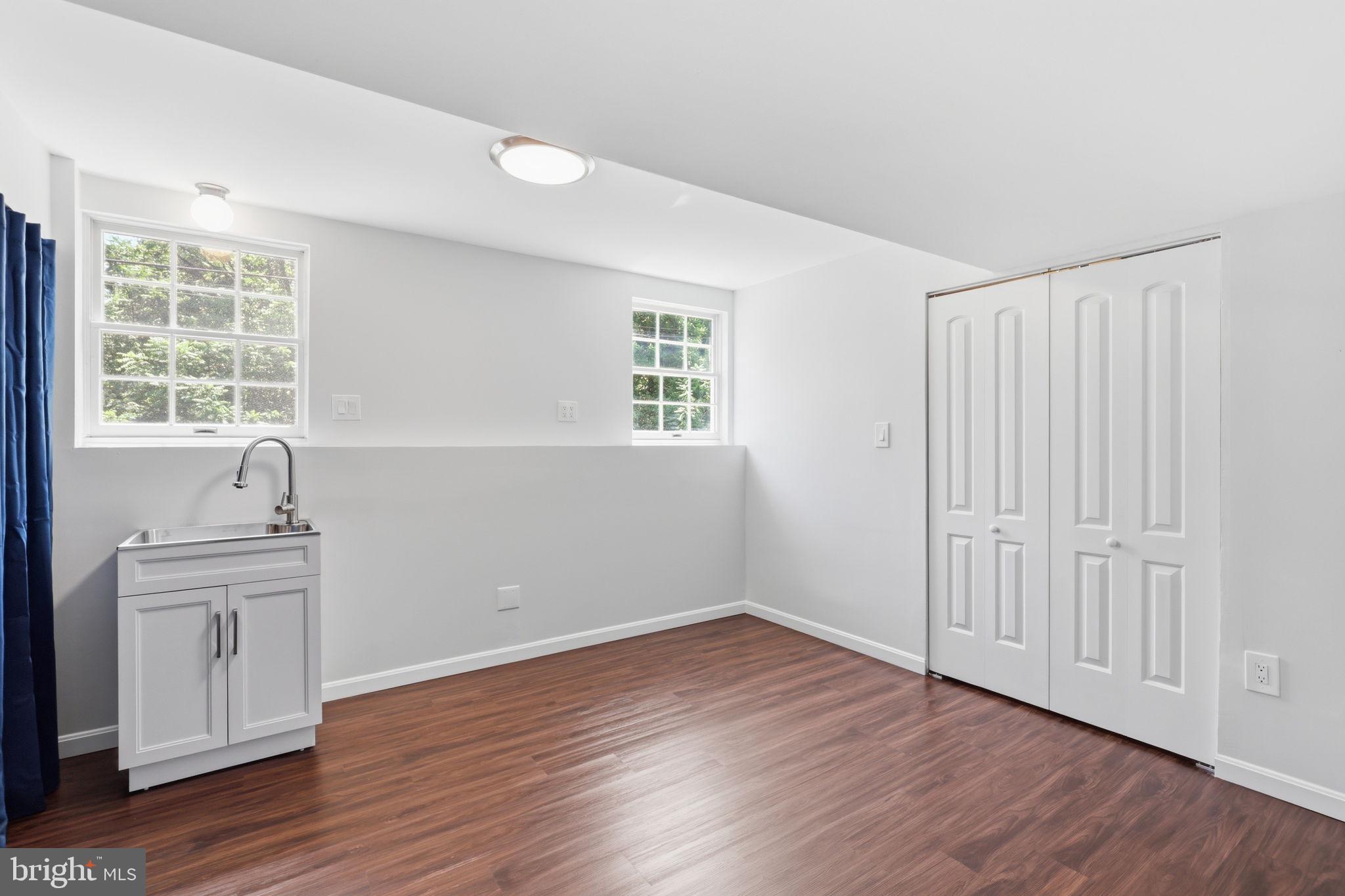 POOLESVILLE OUTSIDE - Residential