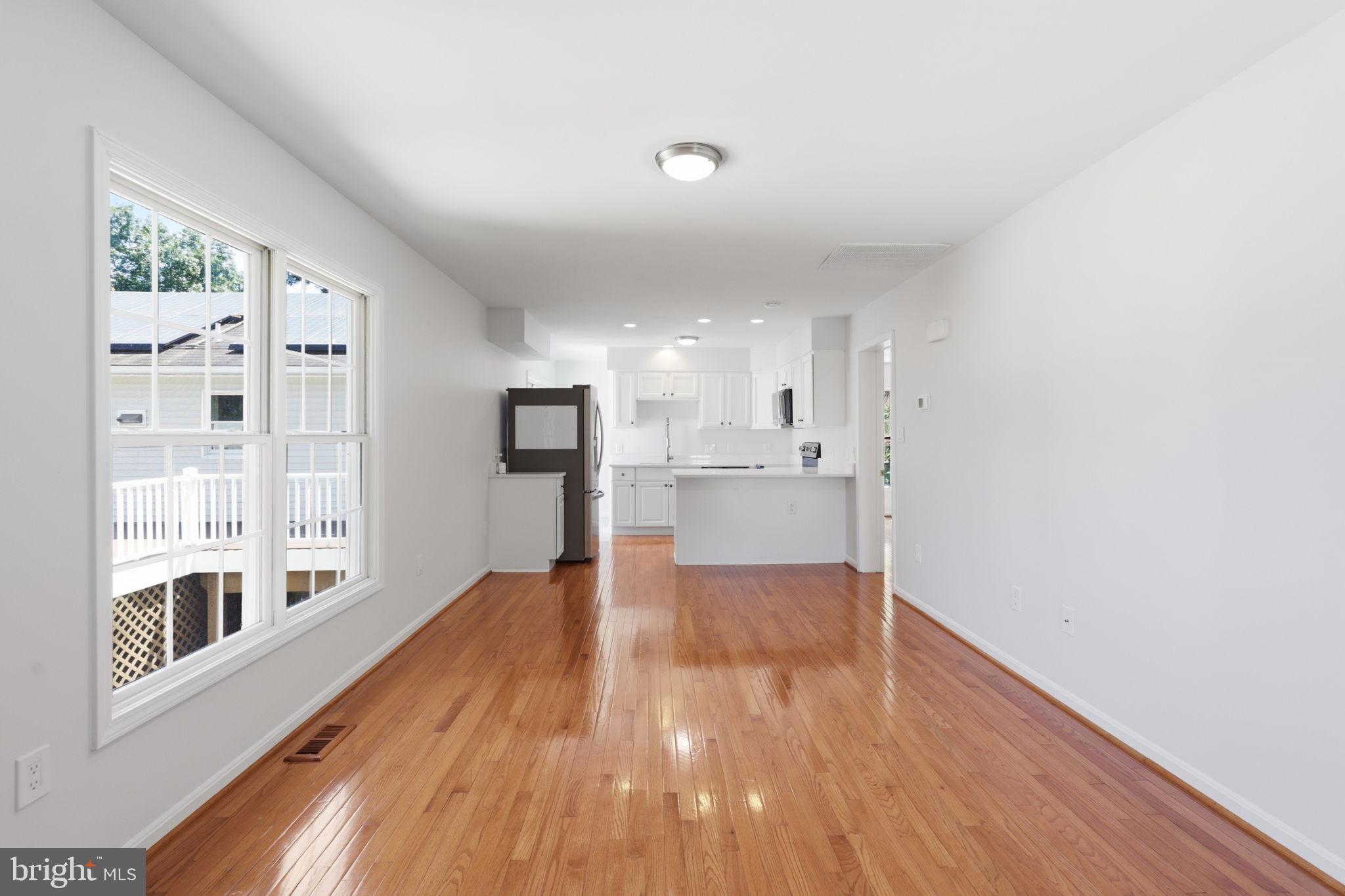 POOLESVILLE OUTSIDE - Residential