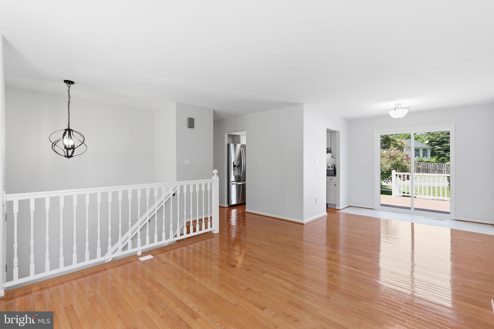 POOLESVILLE OUTSIDE - Residential