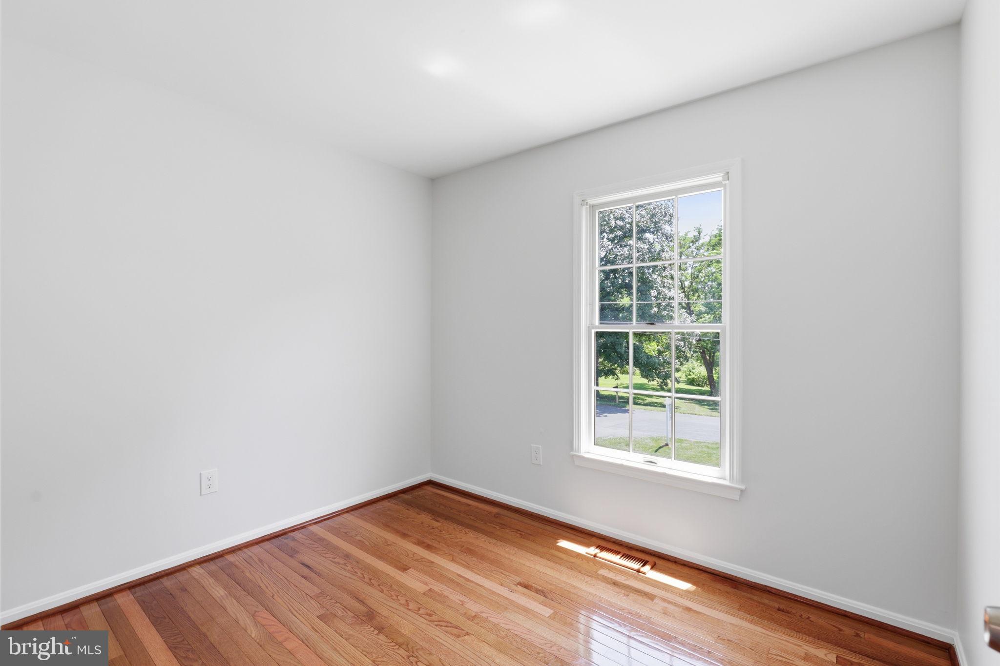 POOLESVILLE OUTSIDE - Residential