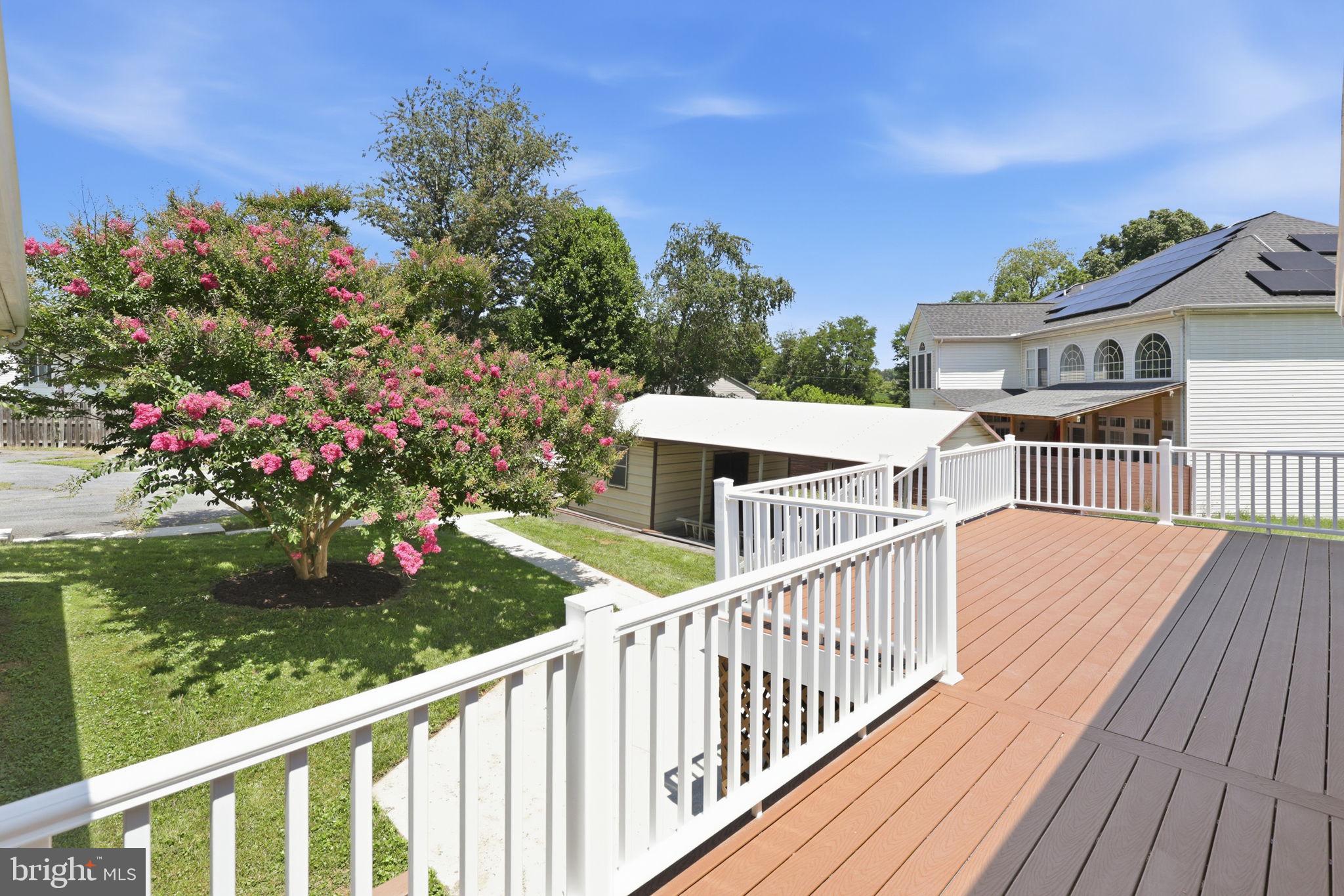 POOLESVILLE OUTSIDE - Residential