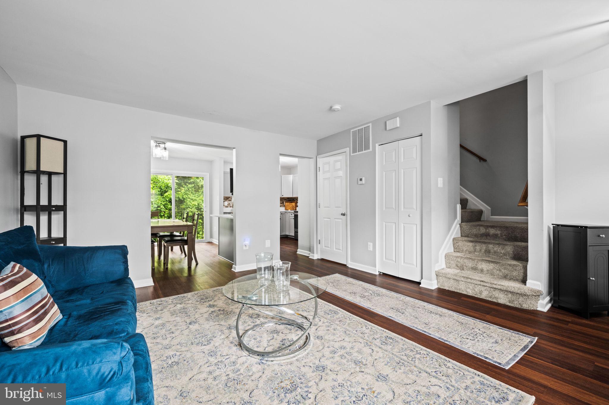 LONDON WOODS - Residential