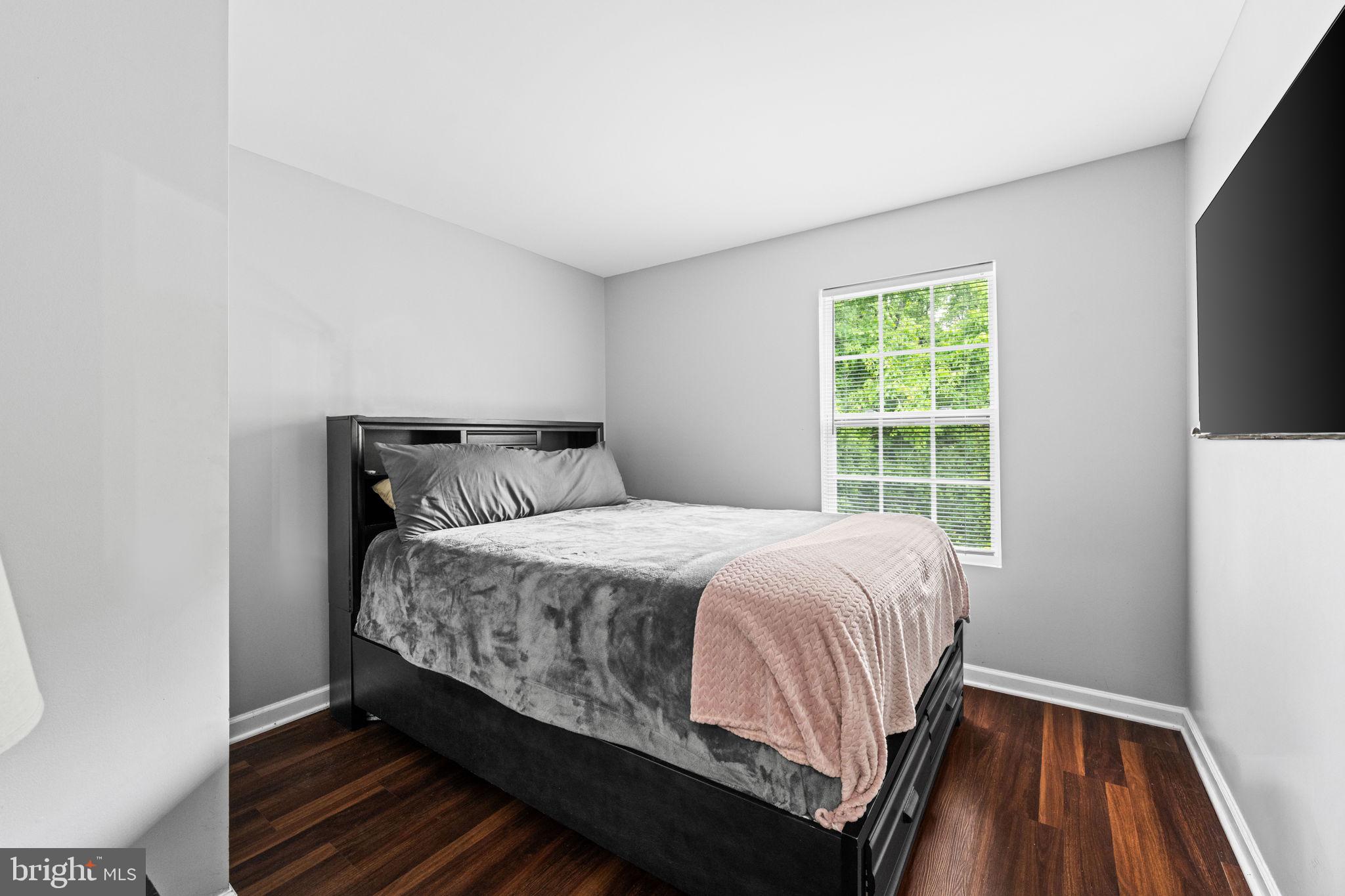 LONDON WOODS - Residential