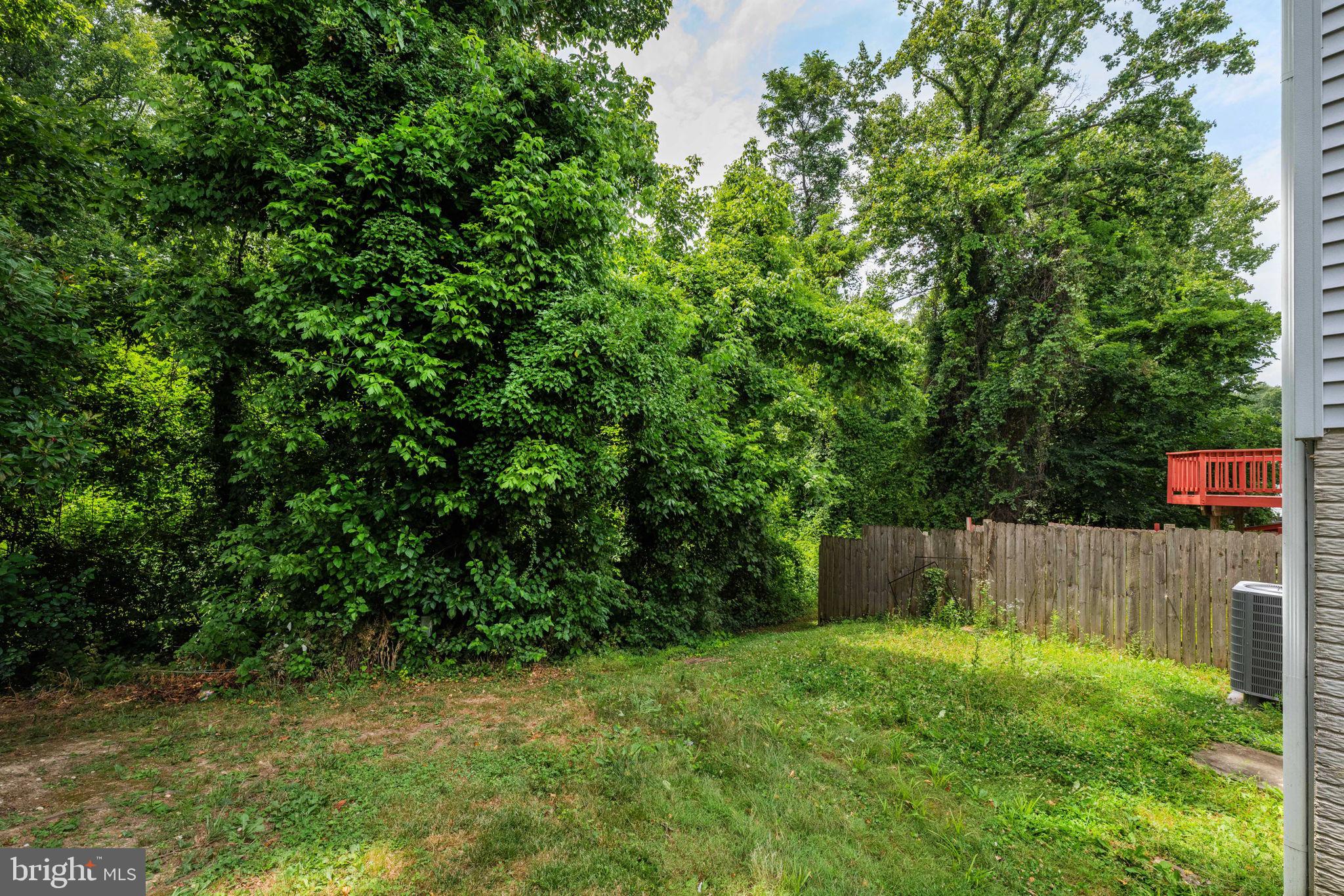 LONDON WOODS - Residential
