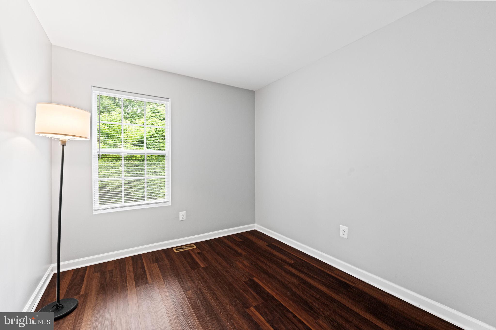 LONDON WOODS - Residential