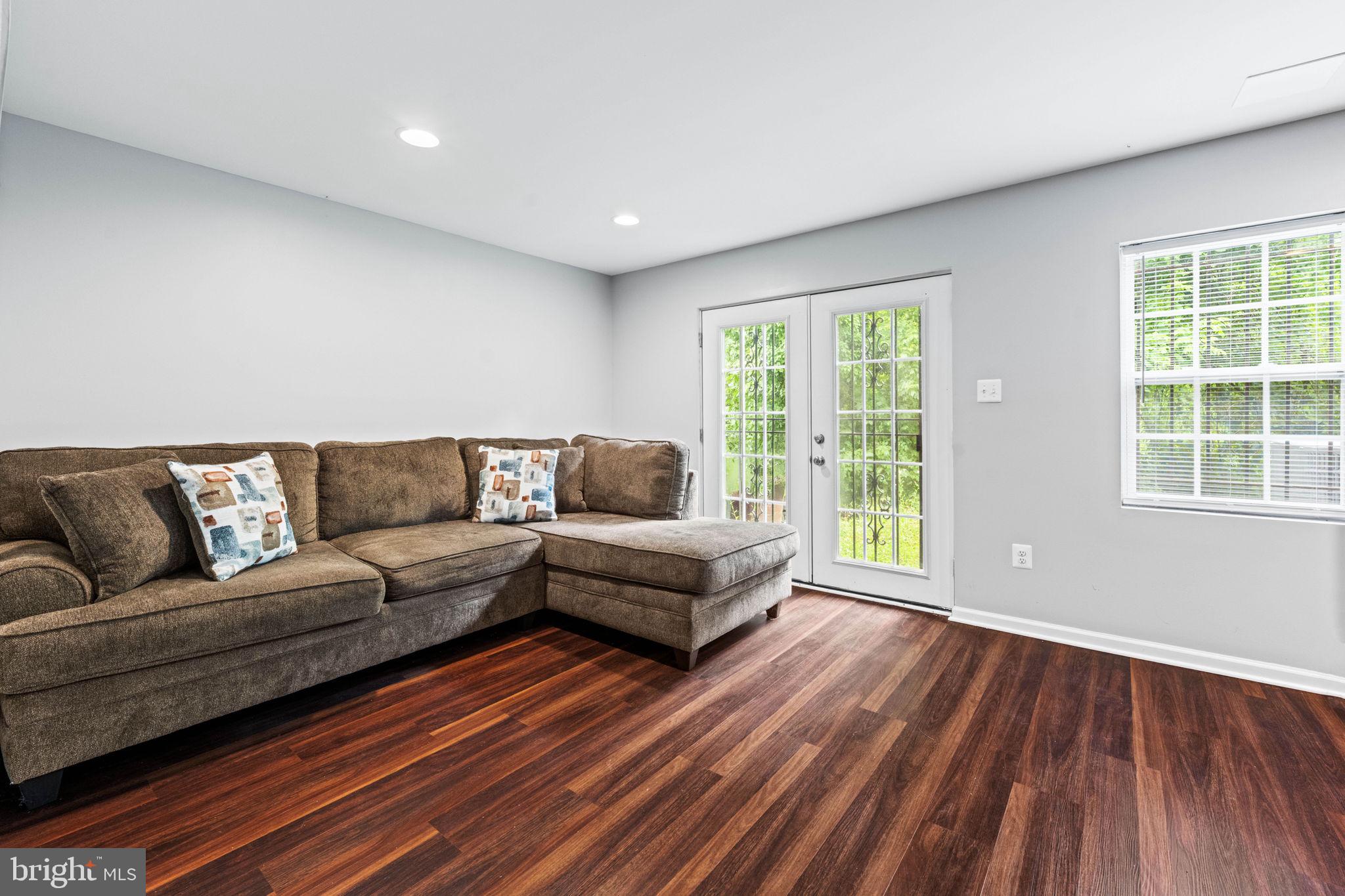 LONDON WOODS - Residential