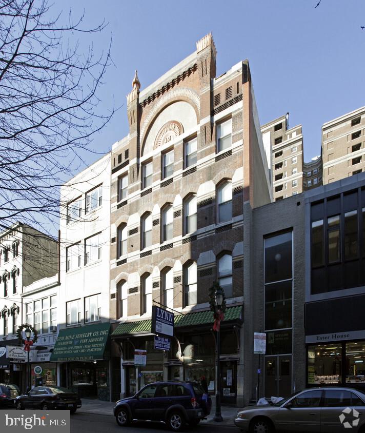 This property is located in the center of Jewelers Row, and totals 7 units. 6 residential units, and 1 first floor retail. The apartments consist of (3) 1 bedroom's on the 2nd floor, (1) 1 bedroom and (1) 2 bedroom, & the 4th floor has (1) 2 bedroom. Each apartment is in great condition and upgraded. Basement can be used as storage. Parking is not an issue with 3 garages/lots nearby. This property could be a great investment or owner-user purchase!