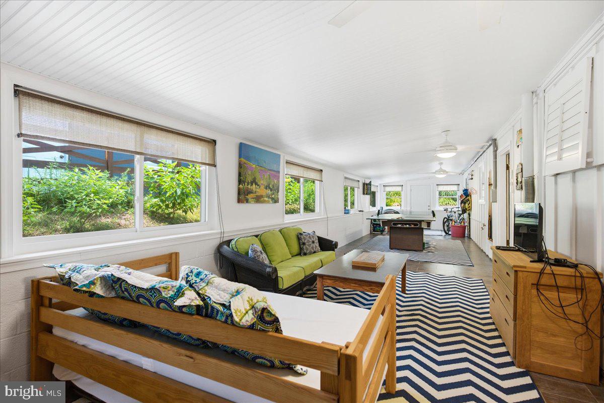 KENWOOD BEACH - Residential