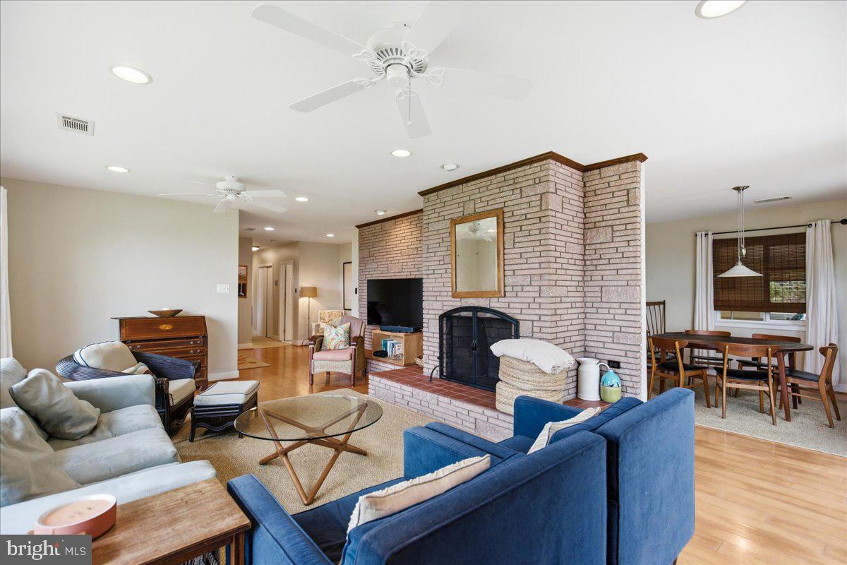 KENWOOD BEACH - Residential