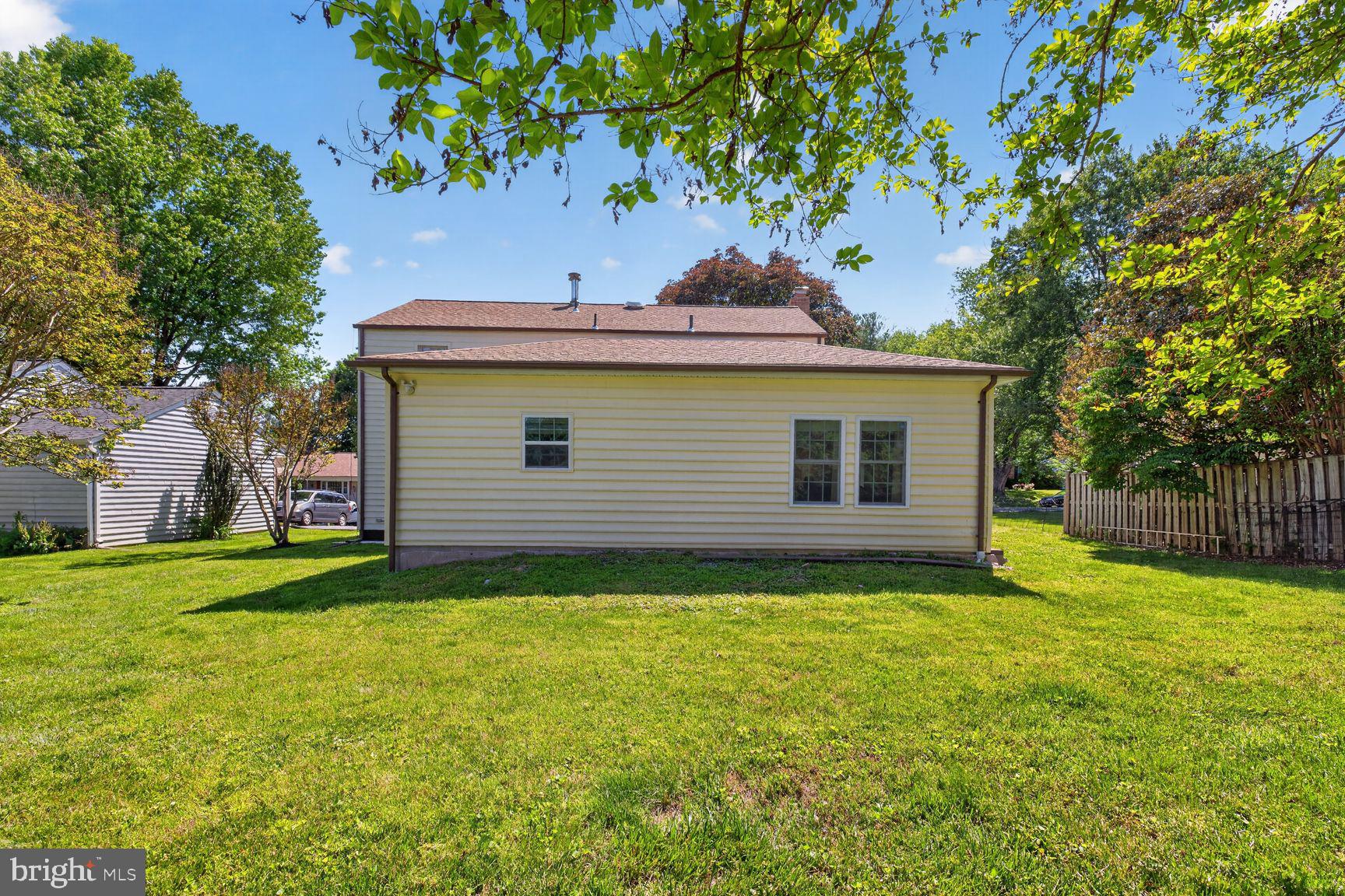 QUINCE ORCHARD KNOLLS - Residential