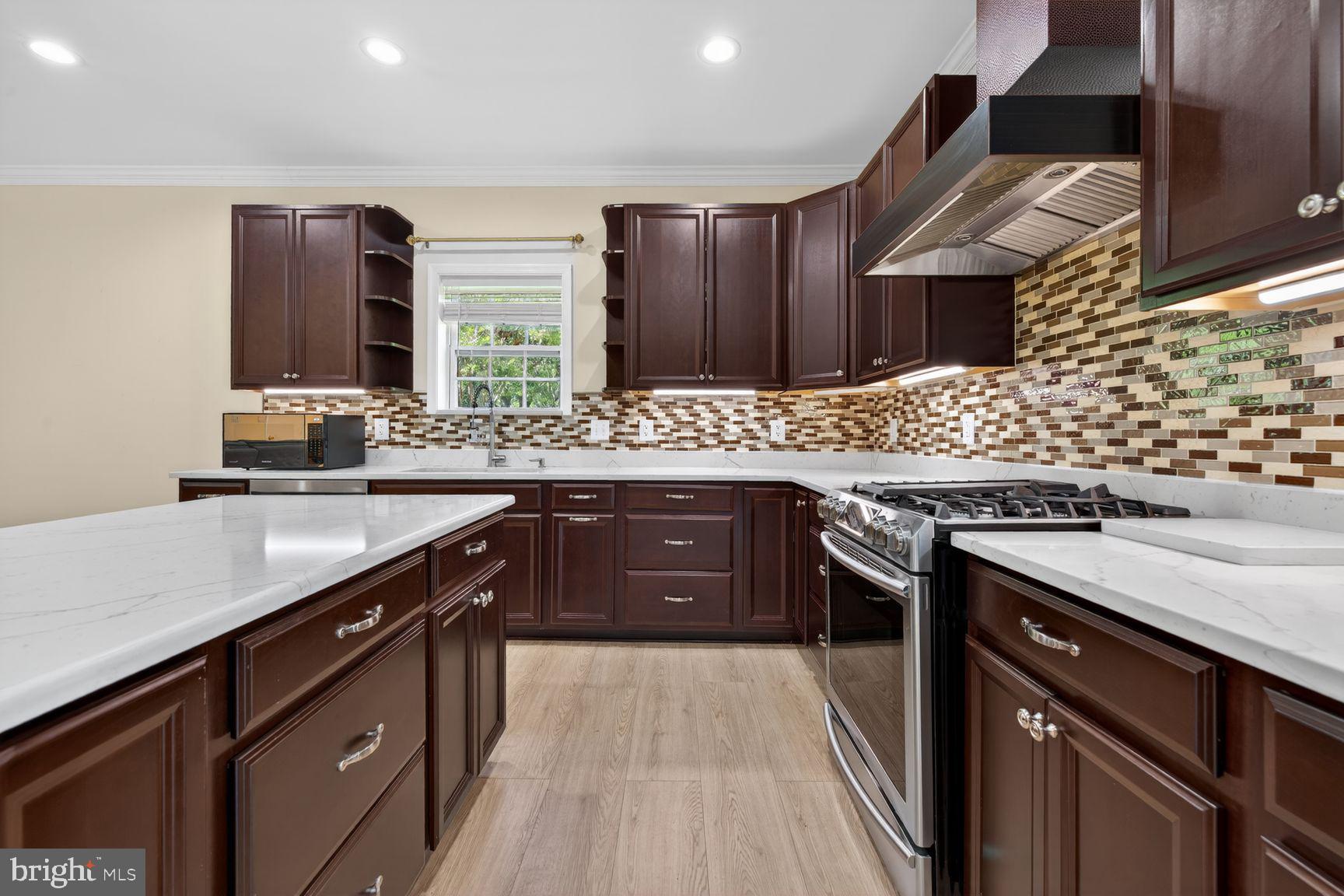 QUINCE ORCHARD KNOLLS - Residential