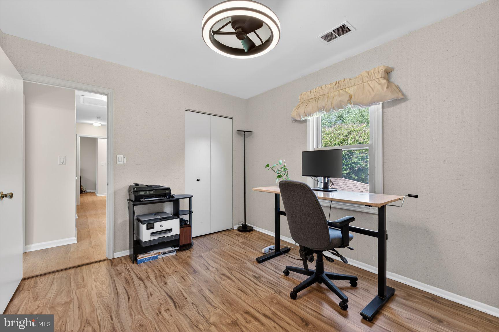QUINCE ORCHARD KNOLLS - Residential