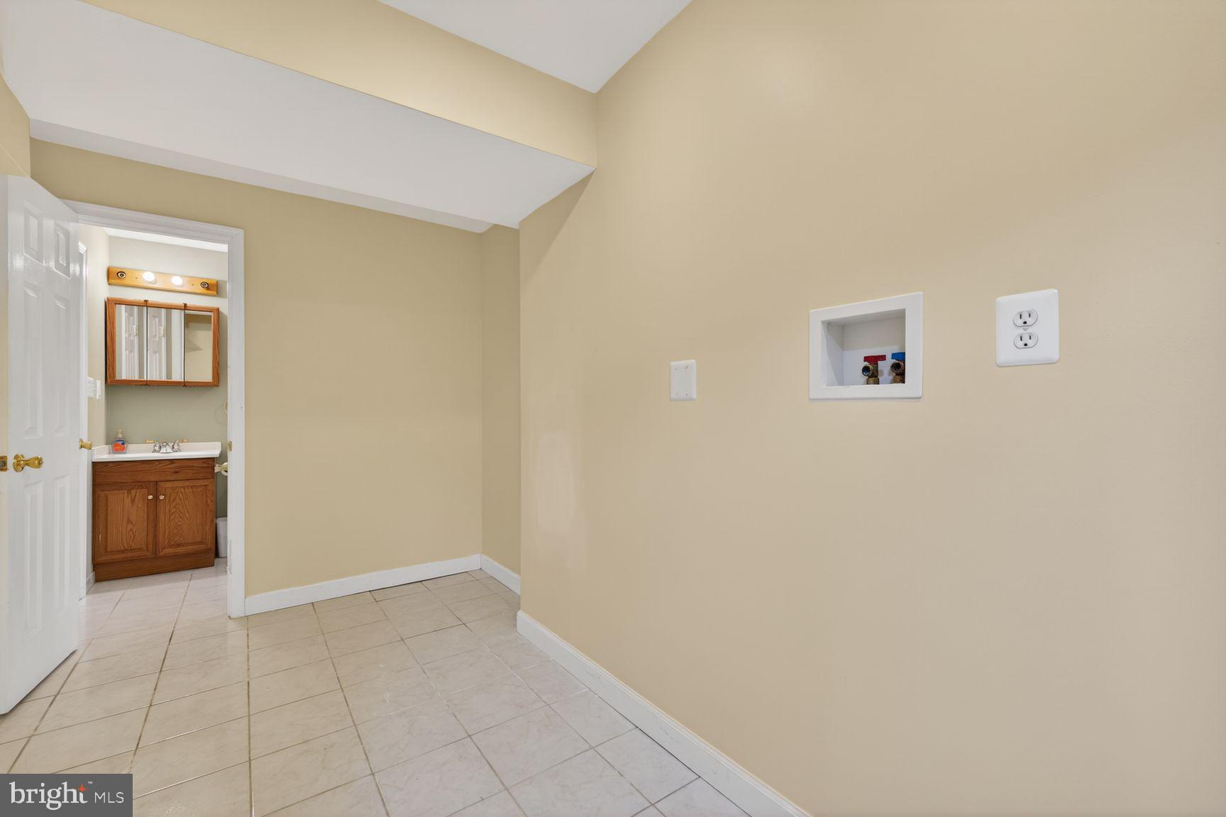 QUINCE ORCHARD KNOLLS - Residential