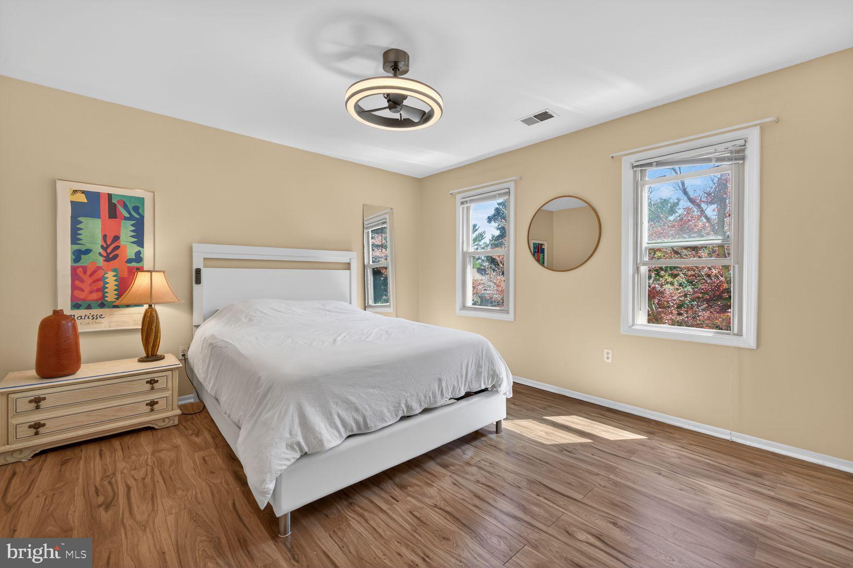 QUINCE ORCHARD KNOLLS - Residential