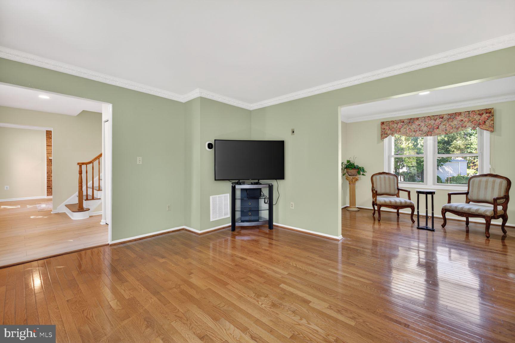 QUINCE ORCHARD KNOLLS - Residential